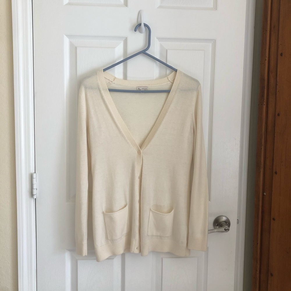 GAP sweater
